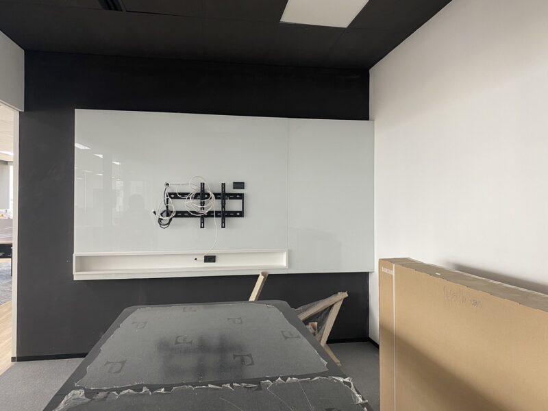 ติดตั้งระบบภาพ เสียงและอุปกรณ์การประชุม 258