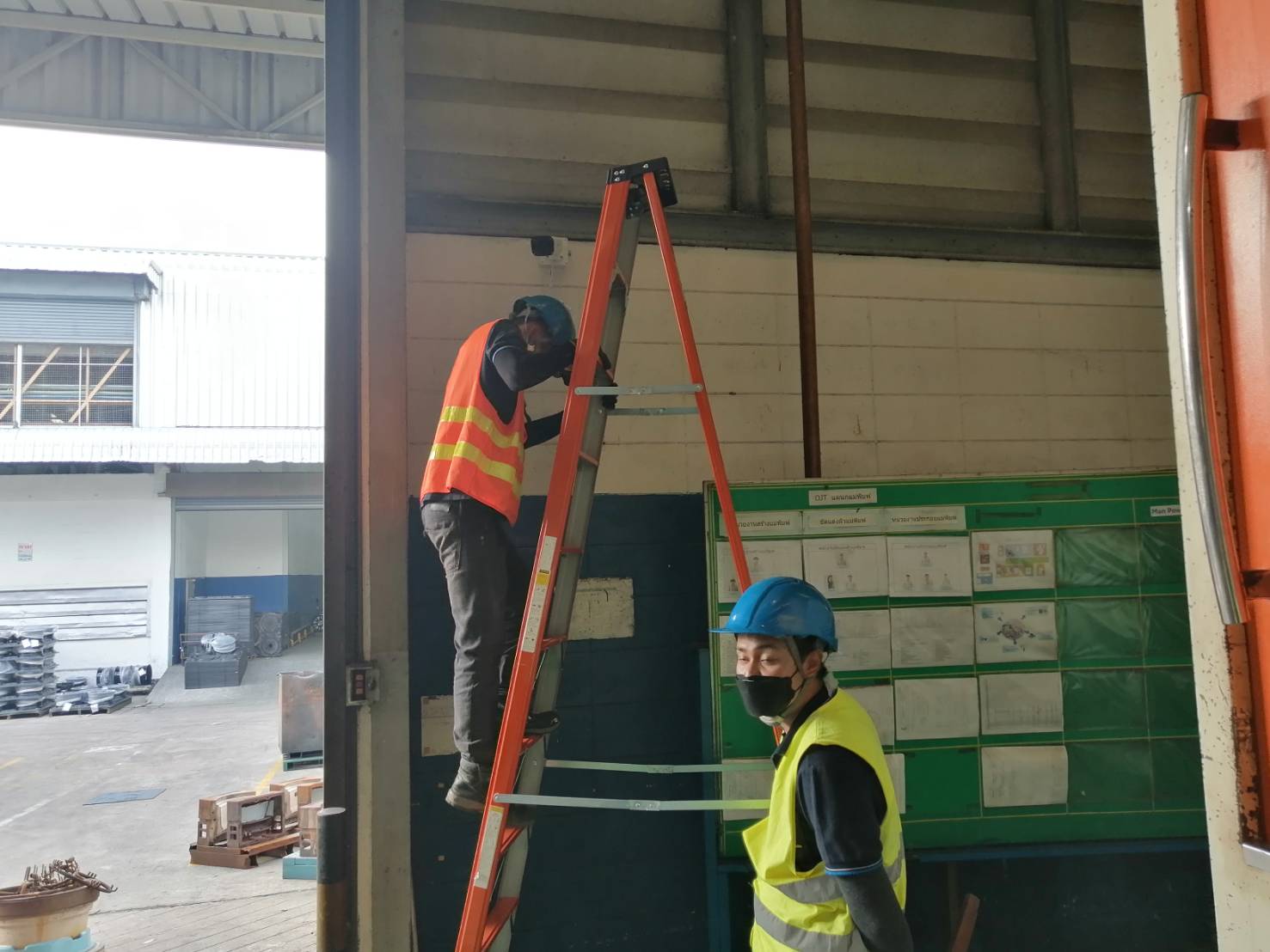 ติดตั้งกล้องวงจรปิดภายในโรงงาน 114