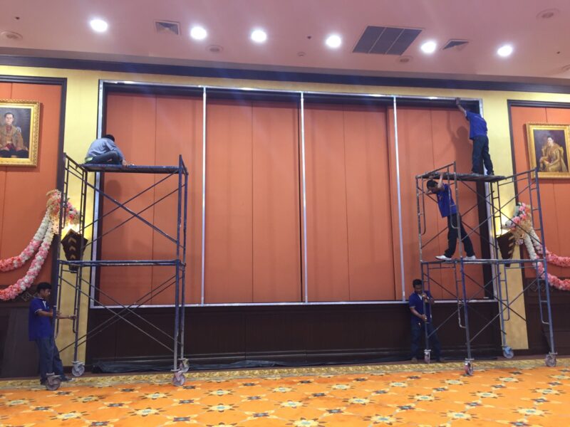 ติดตั้งจอรับภาพขนาดใหญ่ 4