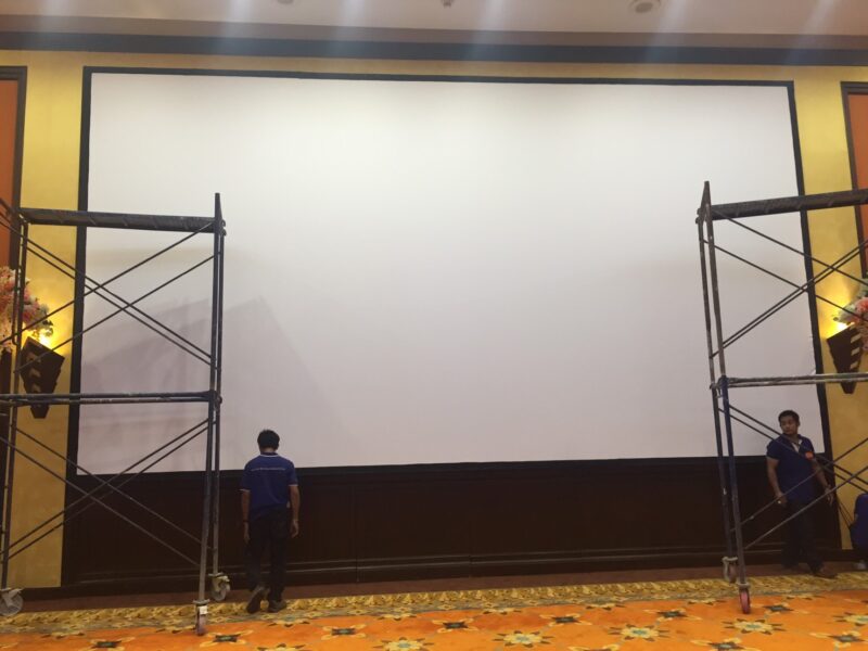 ติดตั้งจอรับภาพขนาดใหญ่ 6