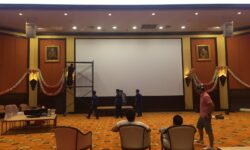 ติดตั้งจอรับภาพขนาดใหญ่
