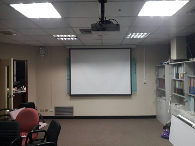 ติดตั้งโปรเจคเตอร์ และทีวี 8