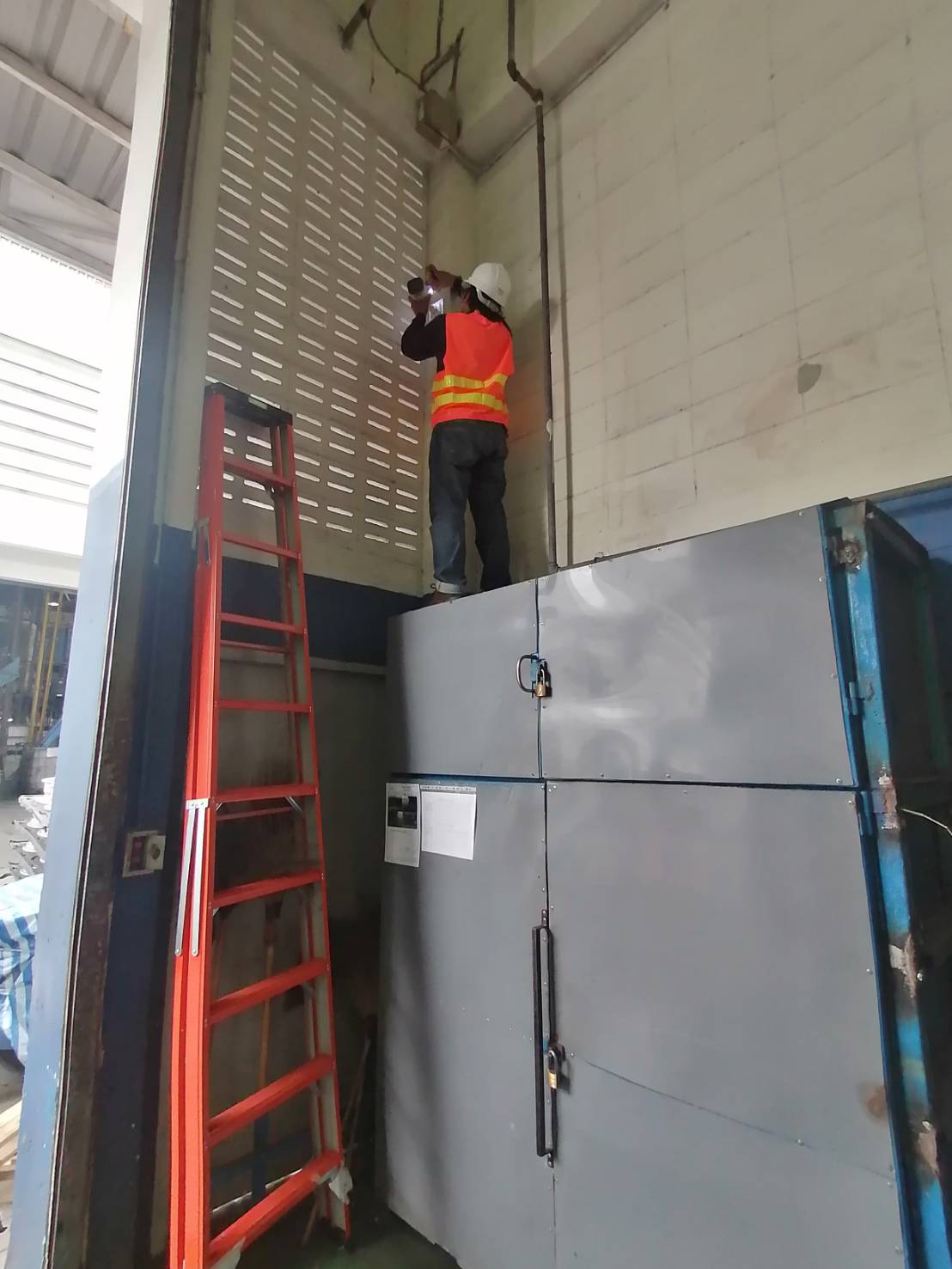 ติดตั้งกล้องวงจรปิดภายในโรงงาน 104