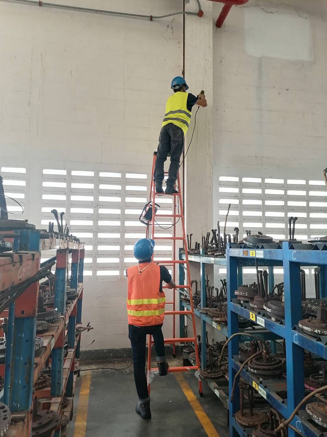 ติดตั้งกล้องวงจรปิดภายในโรงงาน 94