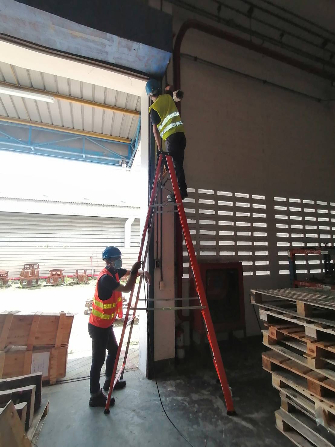 ติดตั้งกล้องวงจรปิดภายในโรงงาน 102