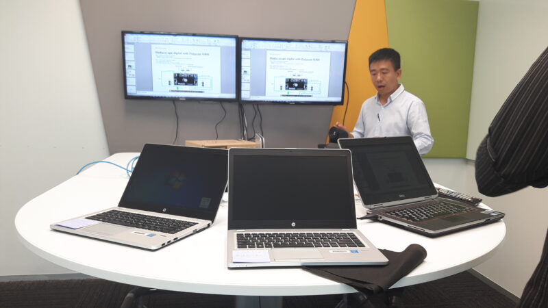 ติดตั้งระบบภาพ และติดตั้งรางปลั๊กไฟบนโต๊ะ 56