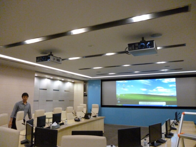 ติดตั้งโปรเจคเตอร์และจอรับภาพ 80