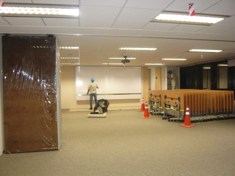 ติดตั้งโปรเจคเตอร์และจอรับภาพ 94