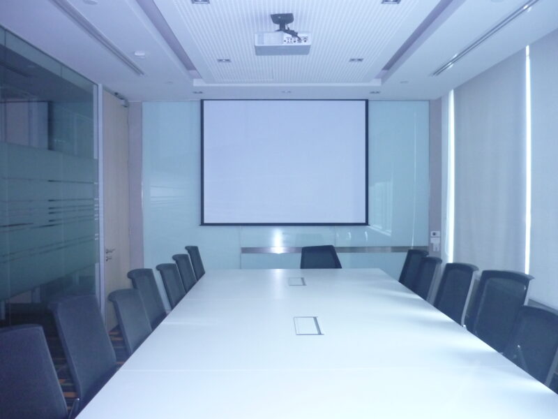 ติดตั้งโปรเจคเตอร์และจอรับภาพ 96