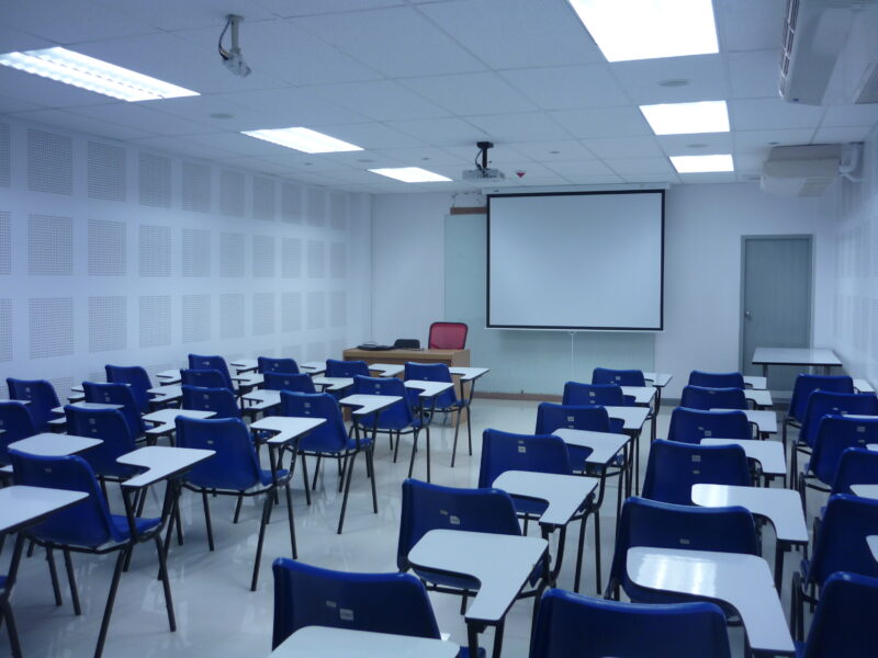 ติดตั้งโปรเจคเตอร์และจอรับภาพ 116